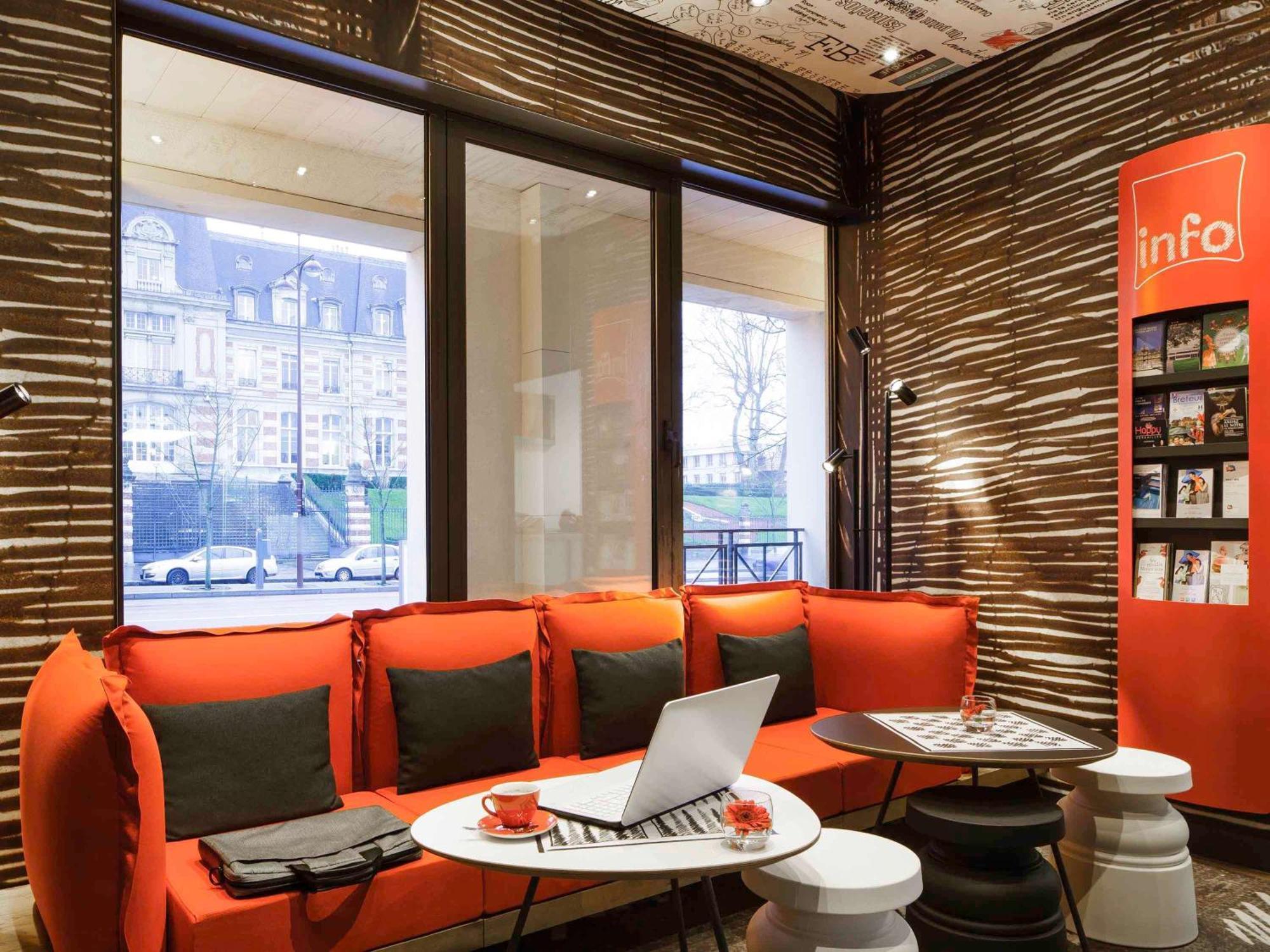 Hotel Ibis Château 3*